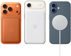 iPhone 17 Pro, face arrière, coloris orange cosmique, avec coque en silicone couleur sienne et Porte-cartes en tissage fin avec MagSafe couleur roux orangé ; iPhone Air, face arrière, coloris blanc nuage, avec Batterie Magsafe ; iPhone 17, face arrière, coloris brume, avec coque en silicone couleur bleu maritime et chargeur MagSafe