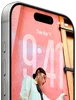 iPhone 17 Pro, face avant, présentant l’écran verrouillé d’iOS 26, Dynamic Island au sommet, bouton Action, boutons de réglage du volume